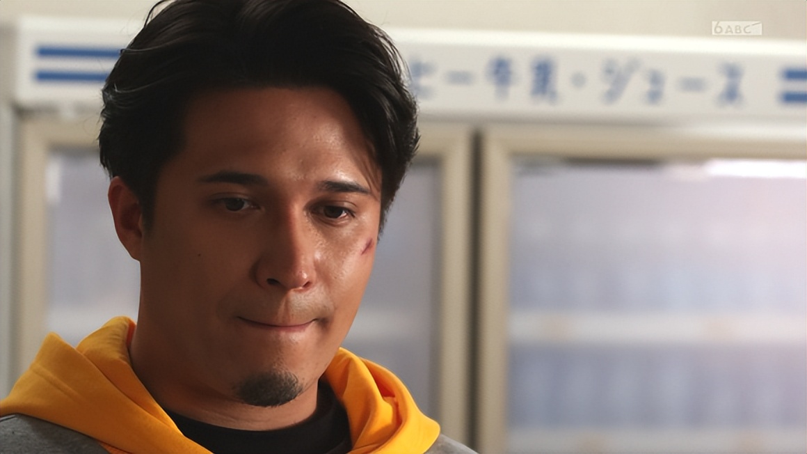 假面骑士：一辉的过去被公开，胖虎果然就是大王花的契约者