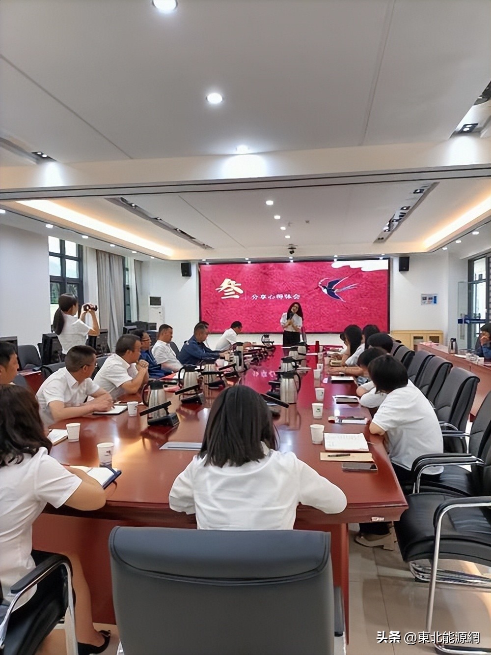 南方电网曲靖会泽供电局举办“读红色家书”读书会传承家国情怀