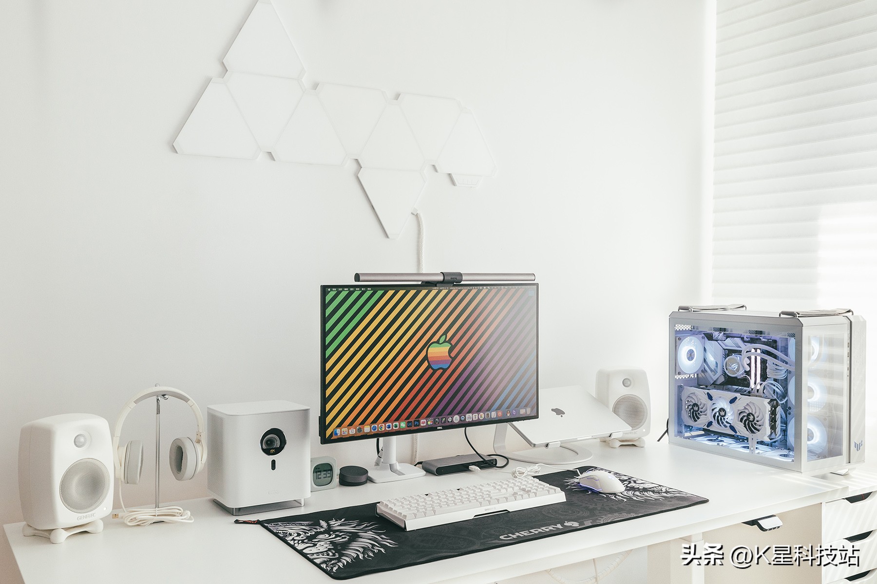 我的桌面我做主，一套平淡无奇白色系生产力+重度娱乐桌面分享