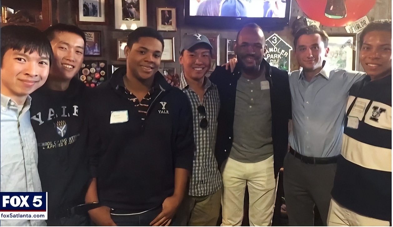 耶鲁华裔学生获赔3500万美元赔偿,华裔耶鲁高材生撞花坛