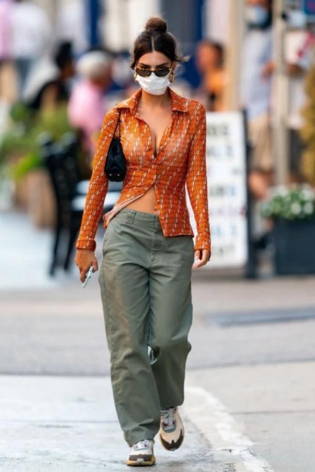 母亲节公开怀孕裸照！解构超模EmilyRatajkowski的10款性感孕妇装