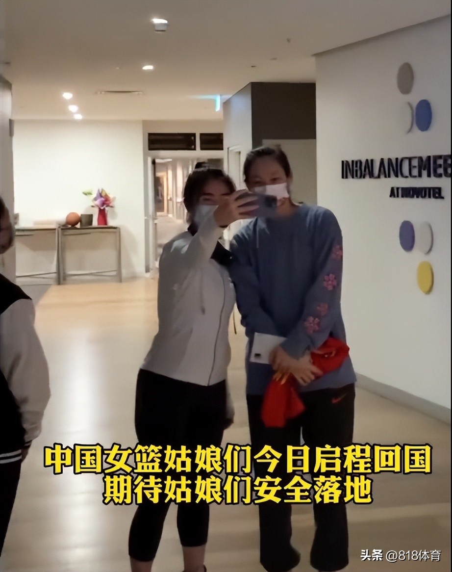中国女篮顺利回国,中国女篮回国接机