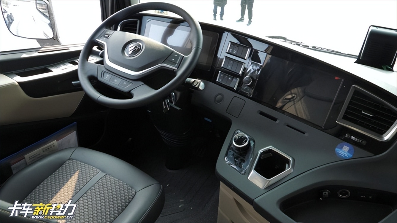 新款欧曼est车头,欧曼银河和est价格差多少