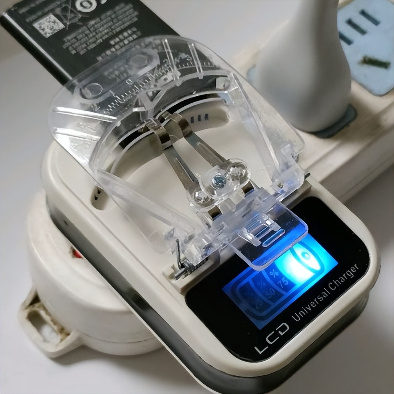 几年没用的万能充还能用吗,曾经很流行的万能充经历了什么