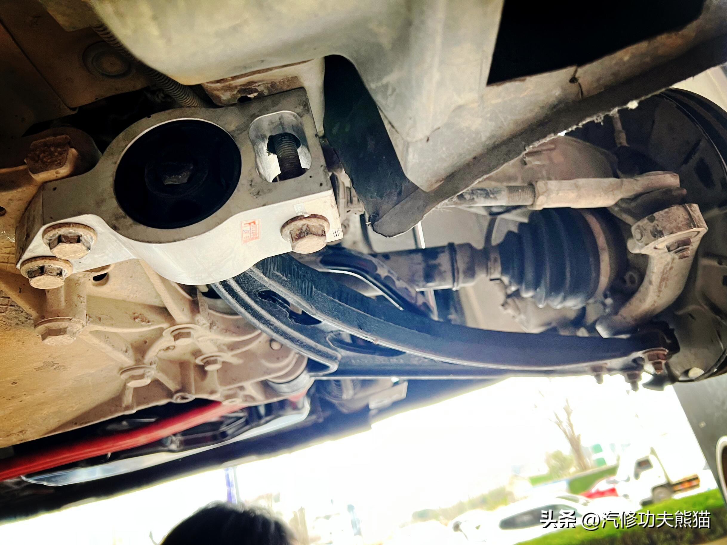 父亲老车翻新修复,父亲去世留下了的车去翻新