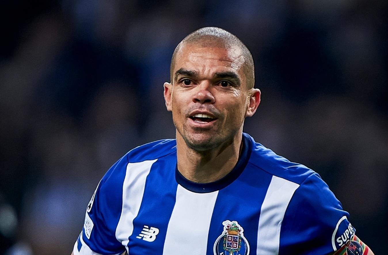 40岁佩佩狂奔半场破坏对手单刀,佩佩再破欧冠纪录