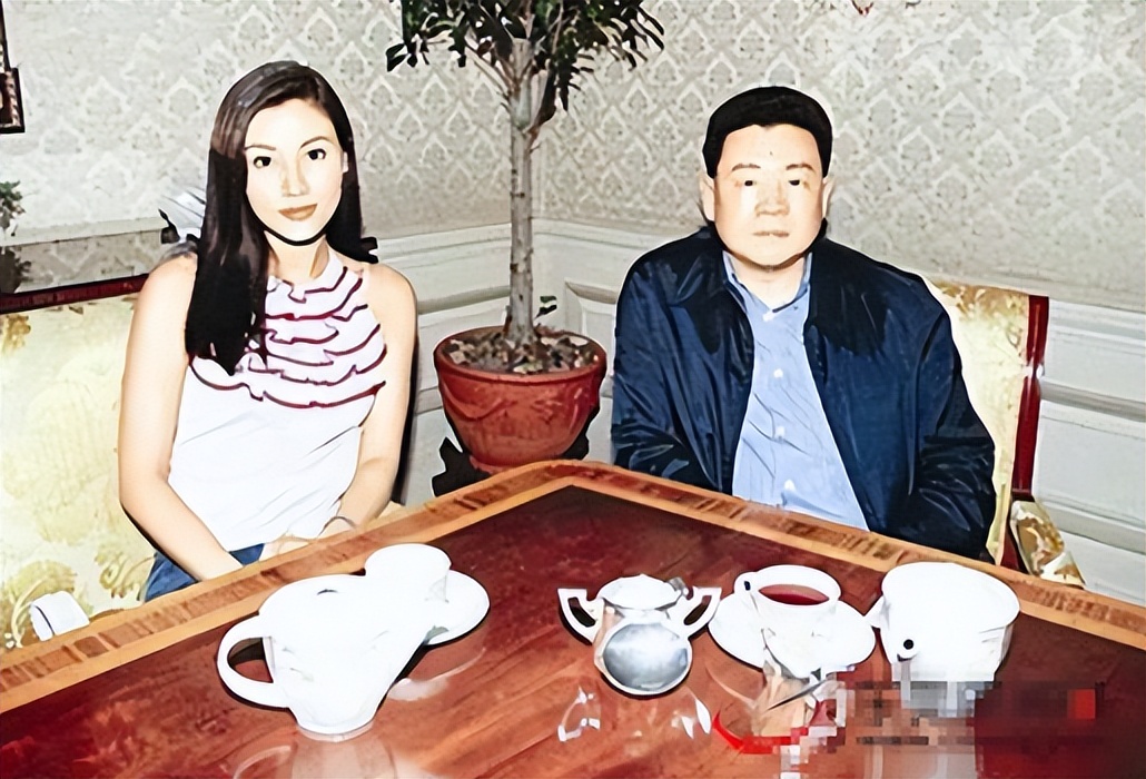 宝咏琴离婚时多少岁,宠夫大结局