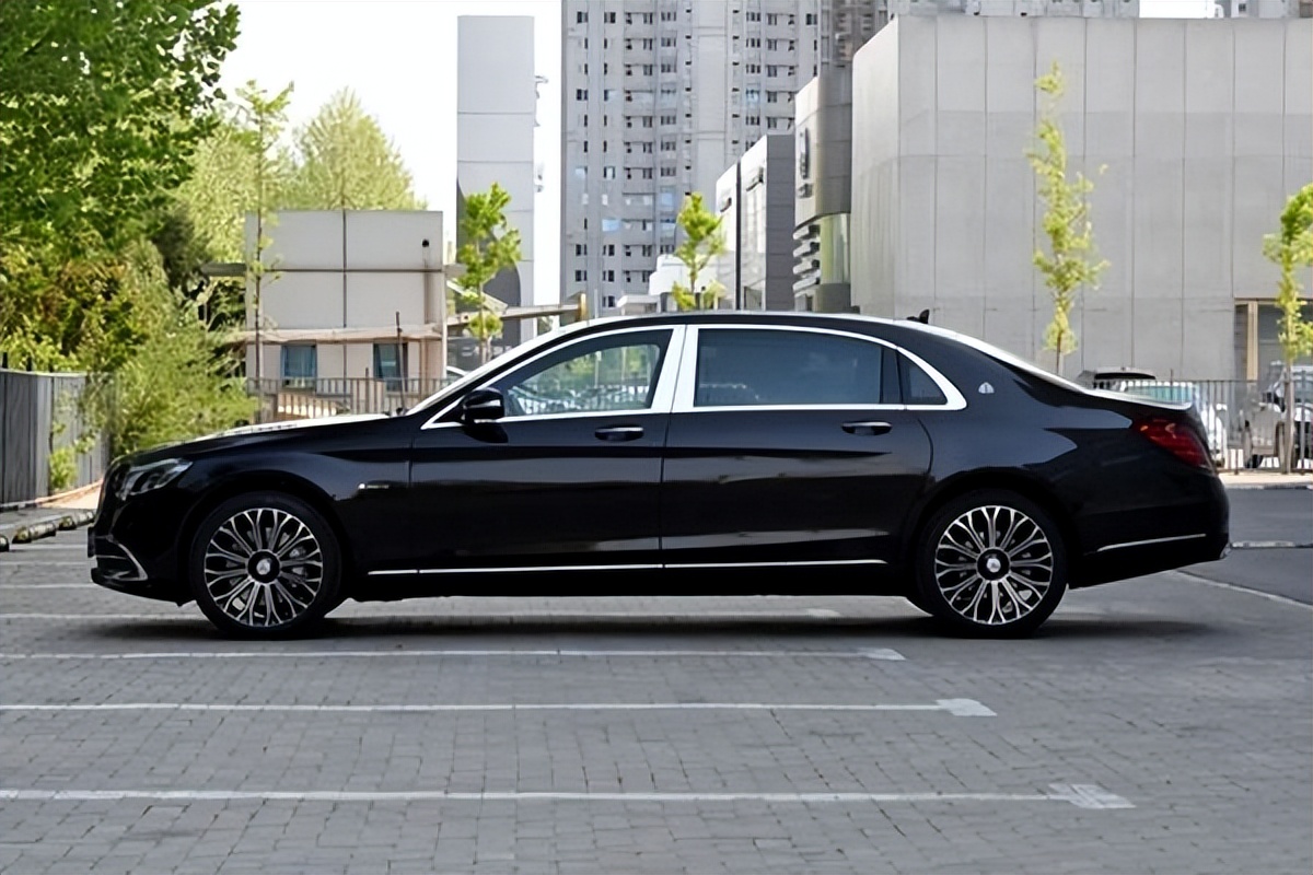 成都奔驰租车多少钱一天,成都租赁奔驰价格多少