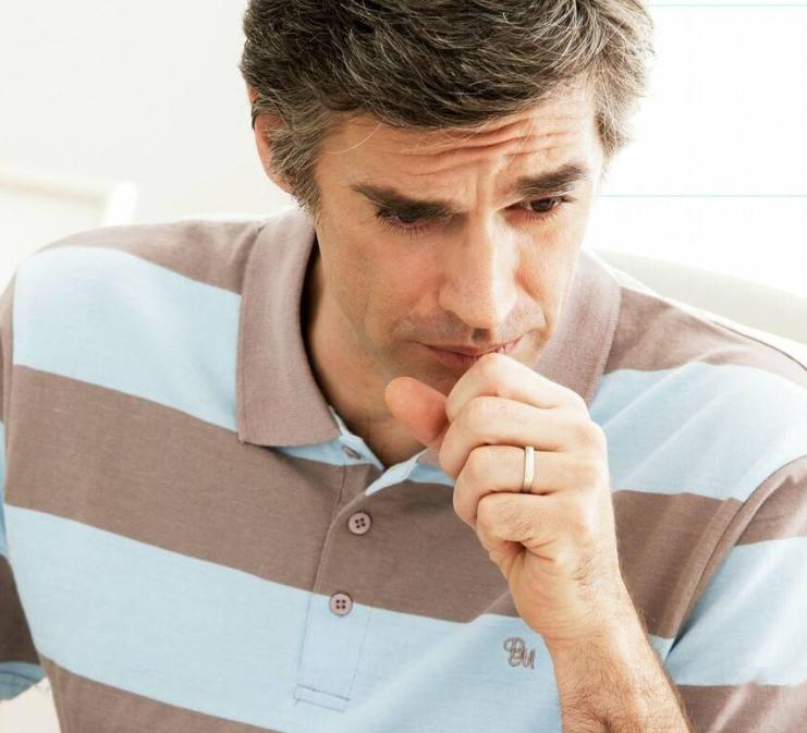 胸口中间刺痛几秒然后消失,胸口有时像针刺痛几秒