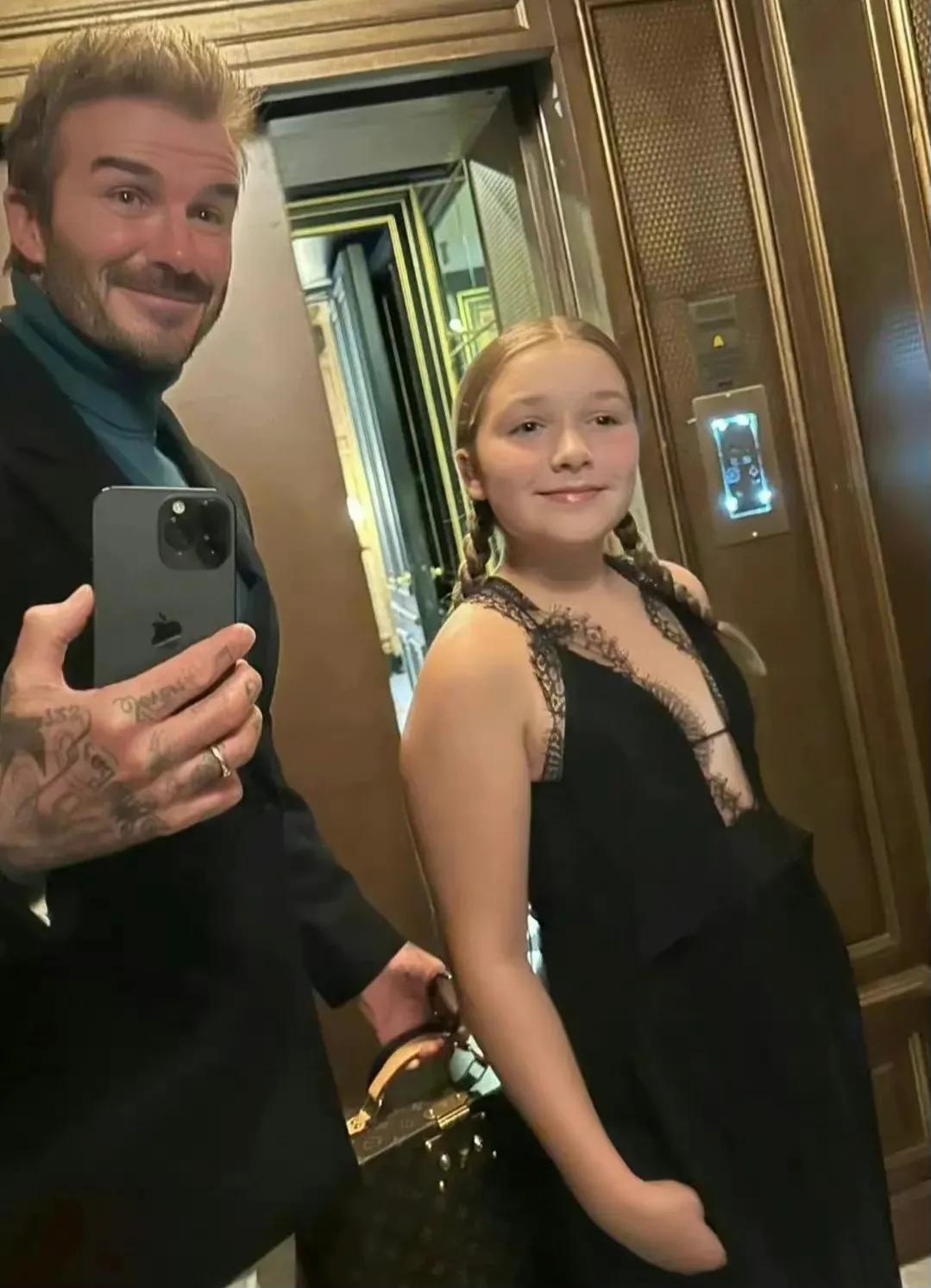 超模穿深v,贝克汉姆女儿穿搭