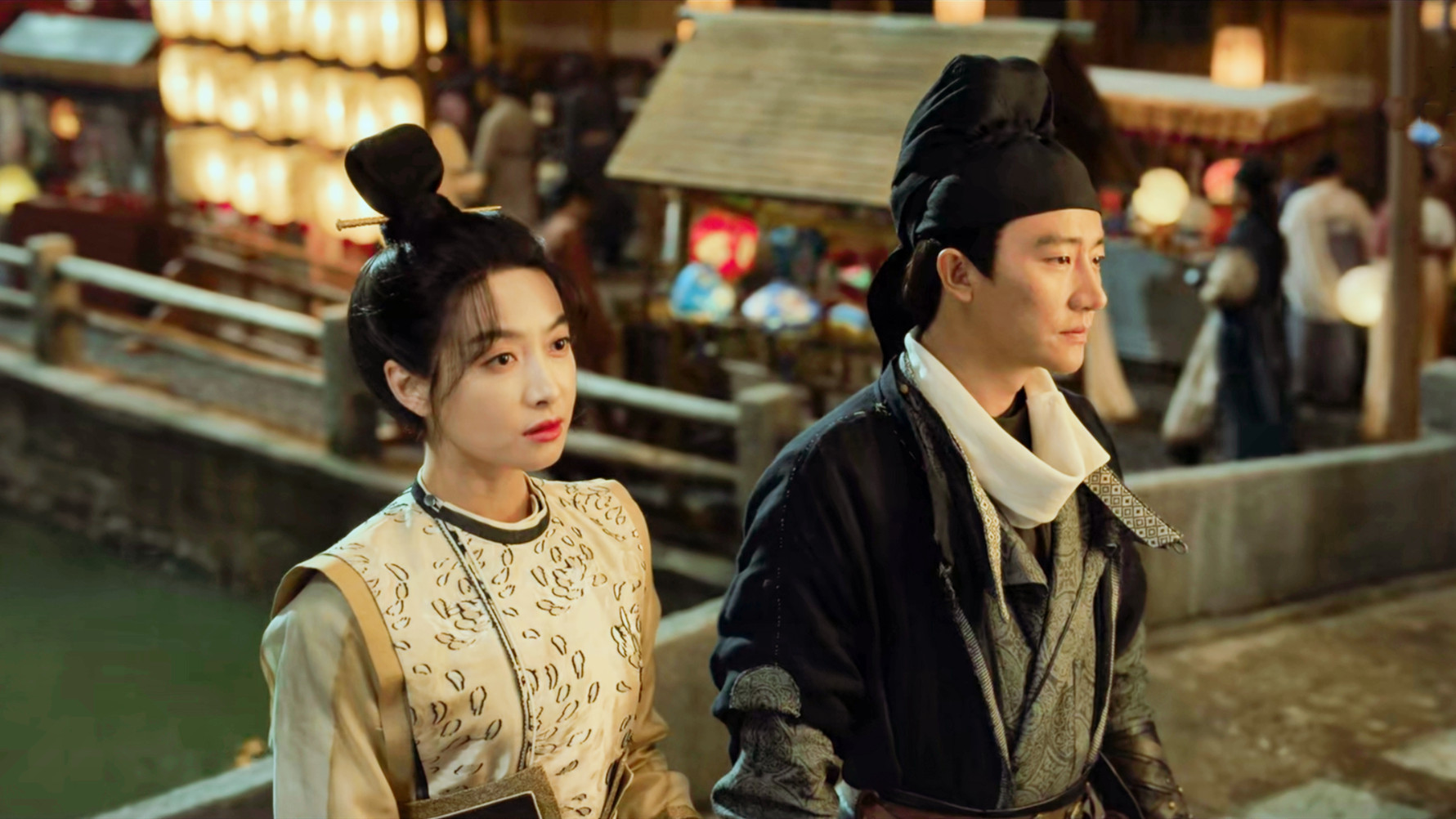 《风起洛阳》：秉烛夜游，月下思君，百里弘毅已经开始动心了