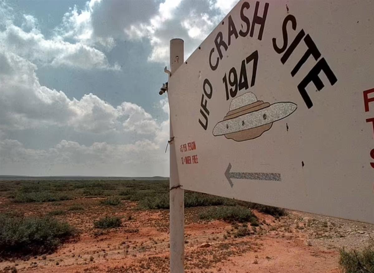 美国人宣布进入飞碟,直径9米能装足球场,里头几分钟外面4小时