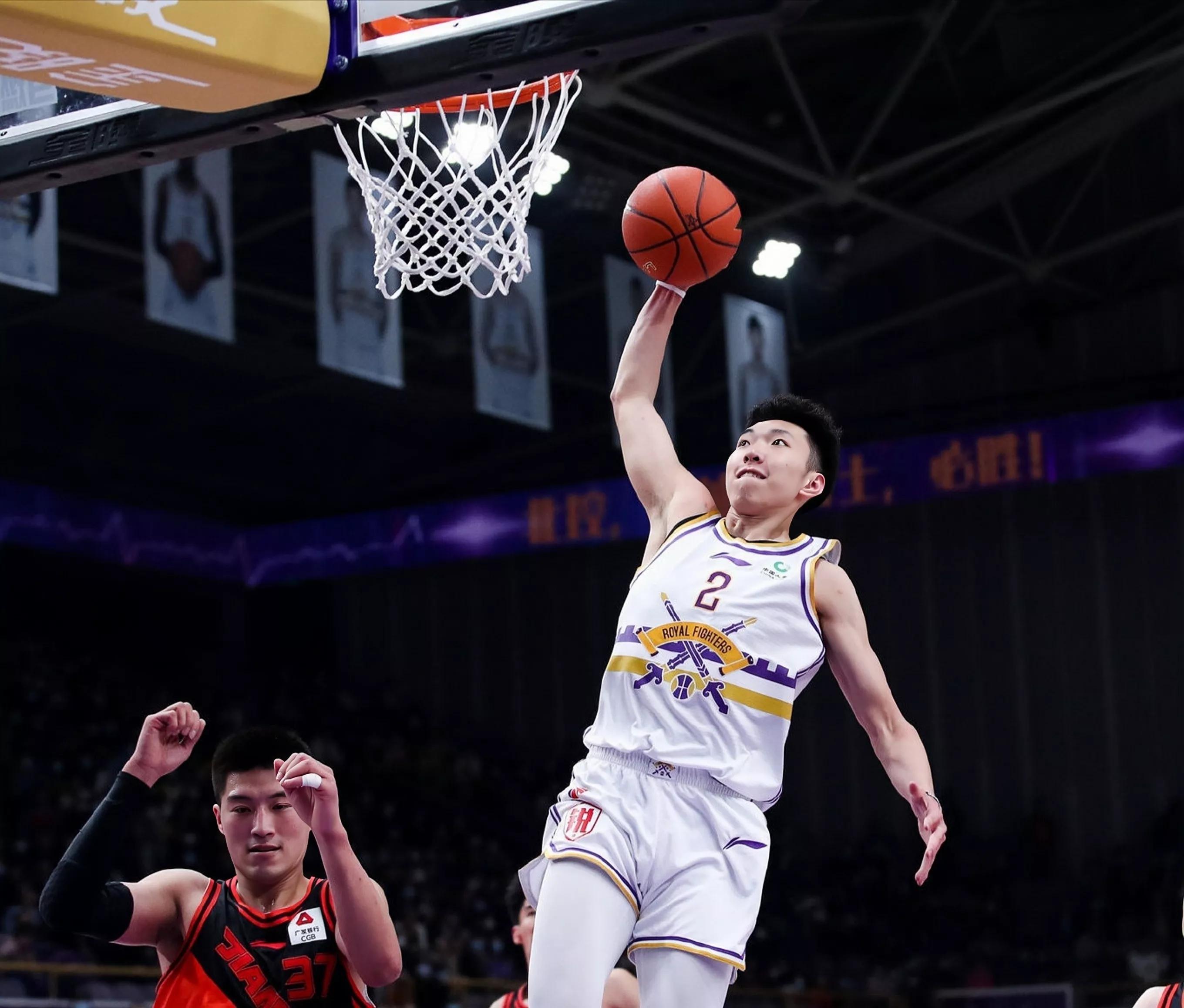 男篮最有希望5名00后，3人打动乔帅，17岁中锋潜力大，一人控场强