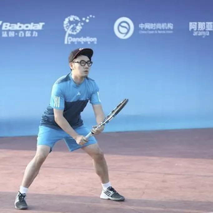 你认识几个打网球的明星?