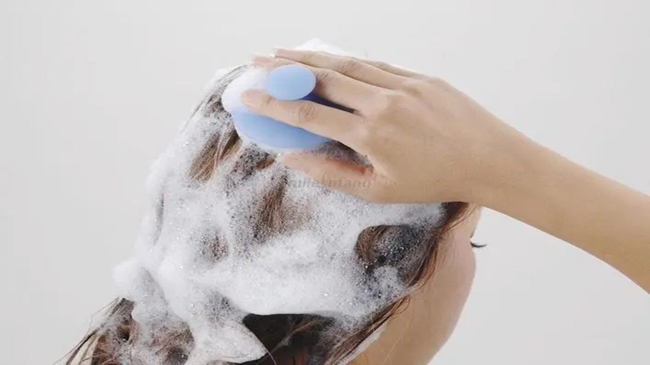 为什么月经完了还有红色的分泌物,为什么月经完了还有黄色分泌物