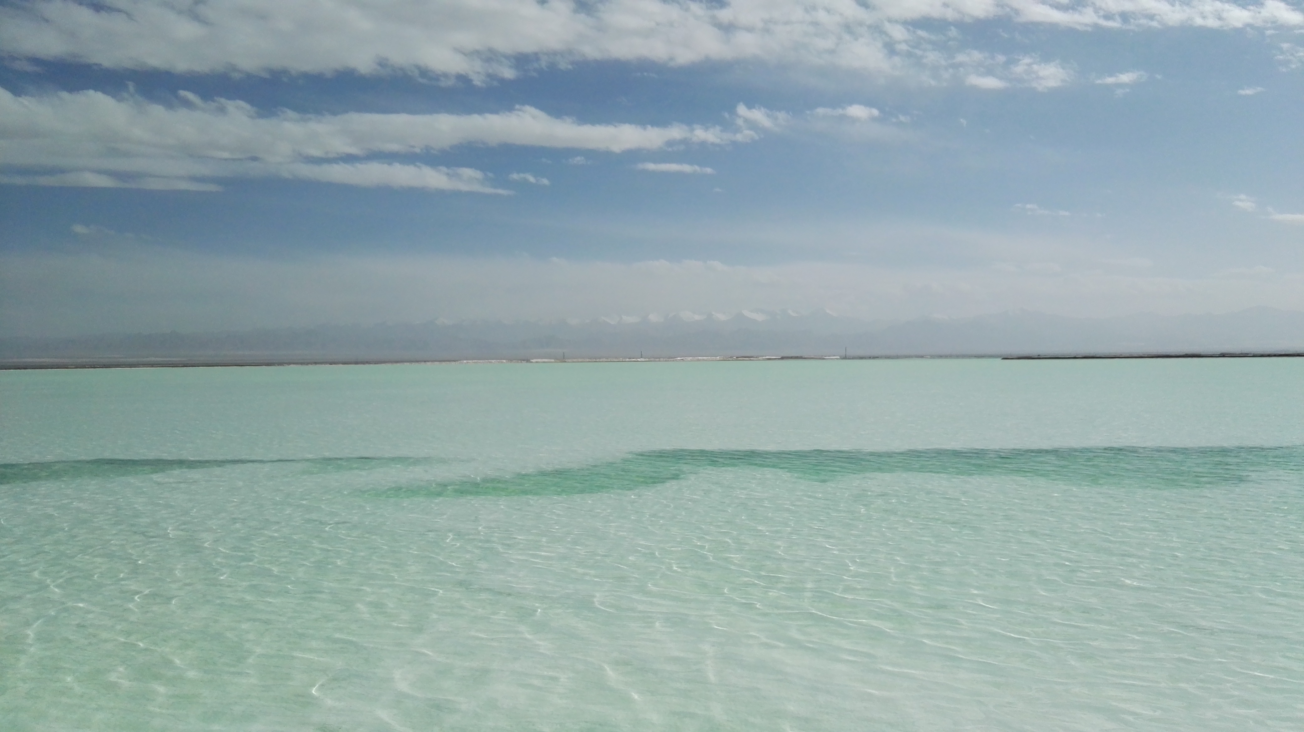 青藏高原青海西部翡翠湖一日游,自驾青海茫崖翡翠湖入新疆路线