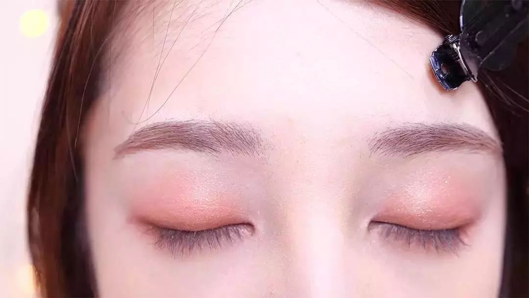 3ce眼影盘overtake橘棕盘画法,化妆眼影眼窝画法