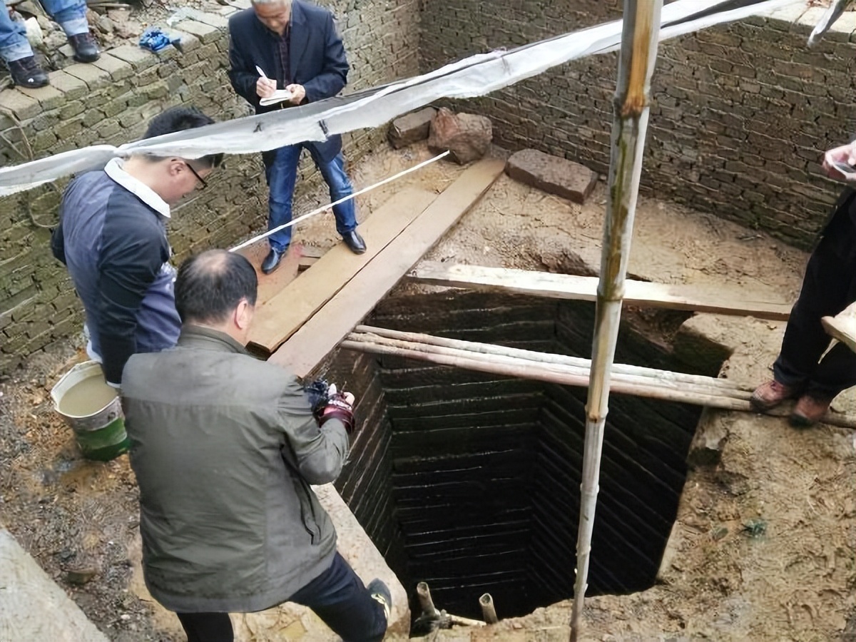 古井古墓挖出国宝,浙江一口古井闹鬼事件