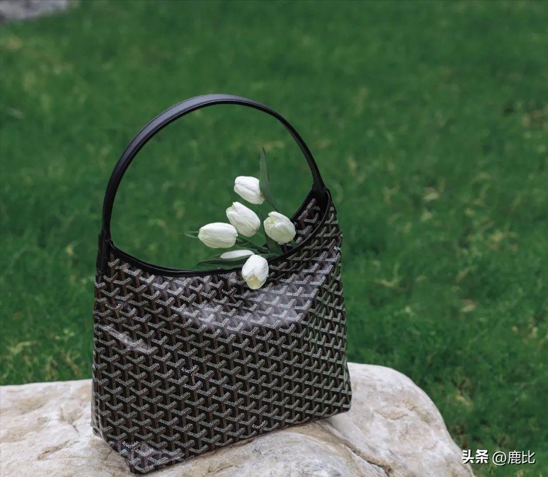 为什么chanel包价格上万,chanel必买十款包价格