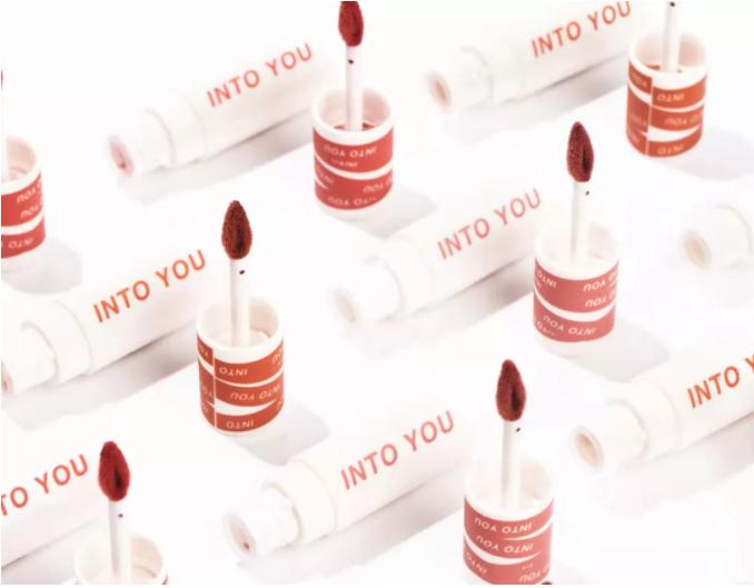 趣分享|“红海”行业拓出“蓝海”赛道？国货黑马INTOYOU“唇泥”