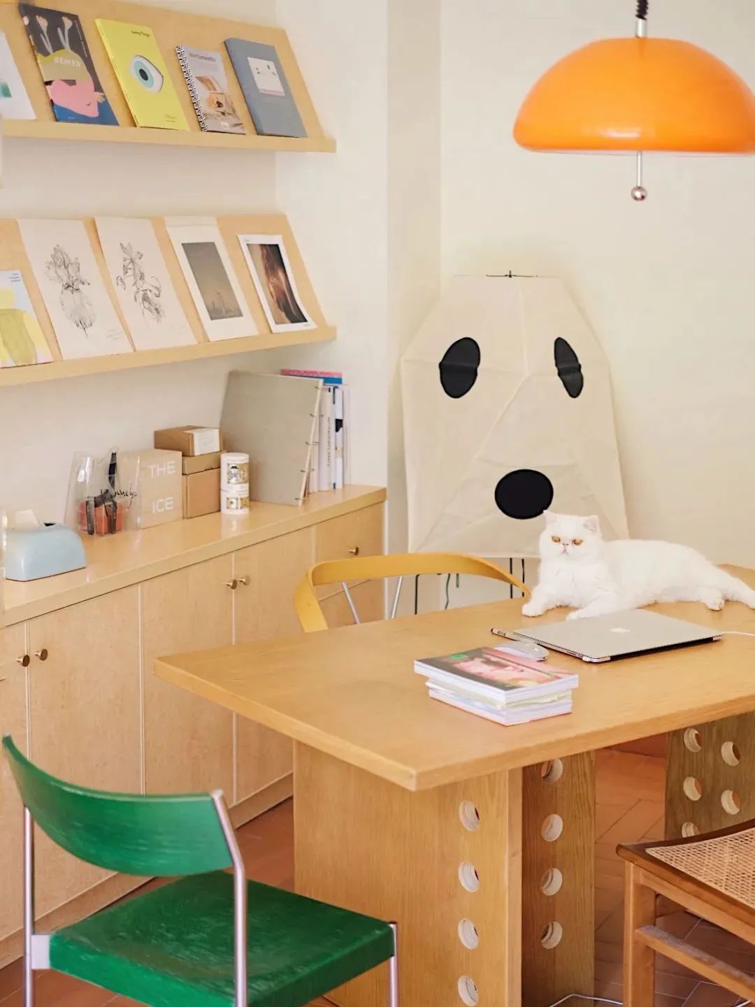 她们在1㎡极繁阅读角，找到了生活的松弛感