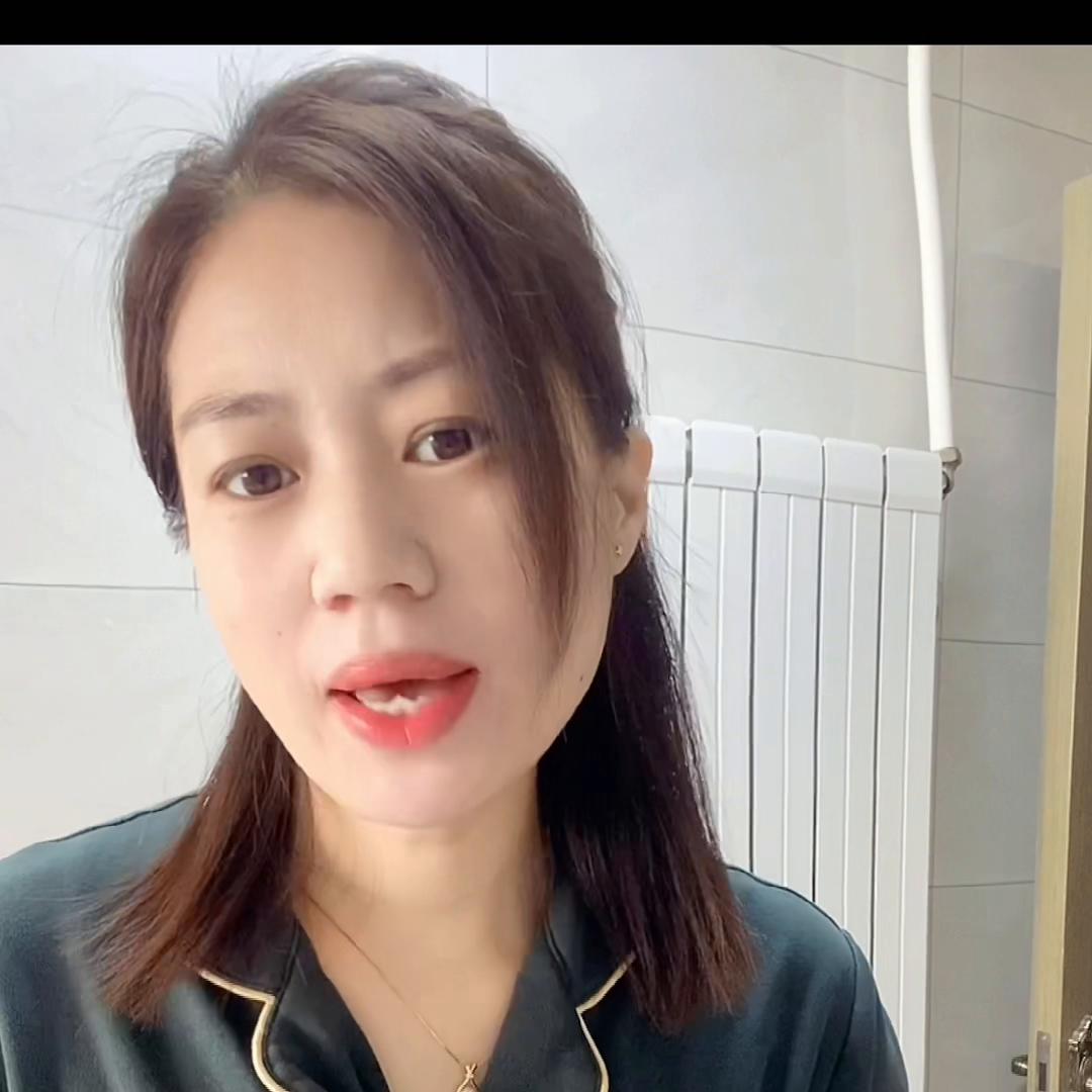 冤枉女孩偷东西文具店老板道歉,文具店老板冤枉小女孩拿文具