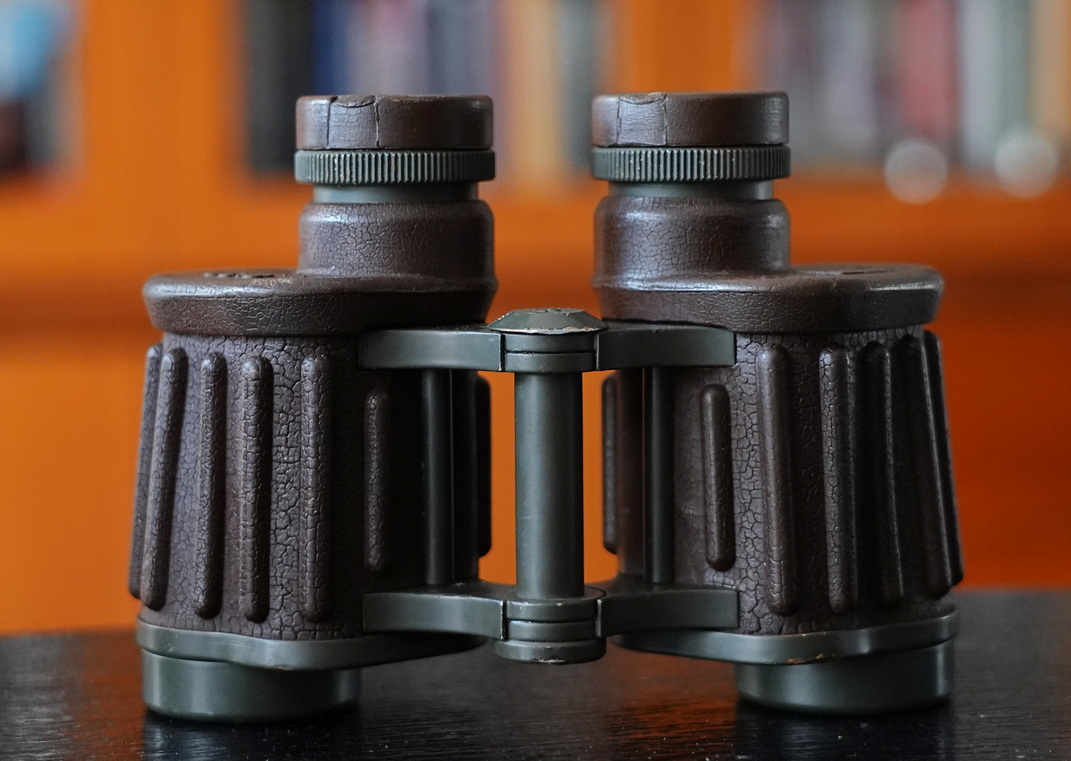 战争时期的老式军用望远镜,战争年代的18倍望远镜