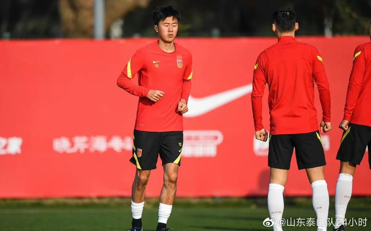 中国足球男子国家队集训名单,中国男子足球国家队射门训练日常