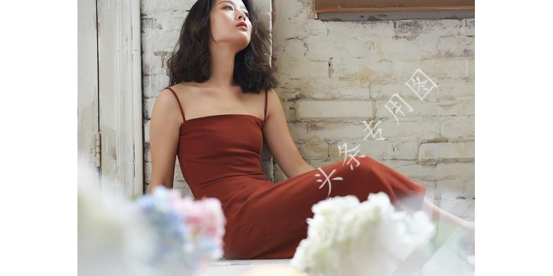 我带朋友去舅舅家摘大枣，舅妈要称斤收费，舅舅却说了这样的话