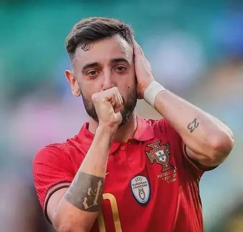 B费梅开二度，葡萄牙2:0战胜北马其顿，挺进卡塔尔世界杯