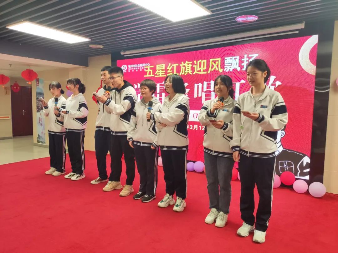 小朋友唱红歌学习雷锋,小学生一起唱学习雷锋好榜样