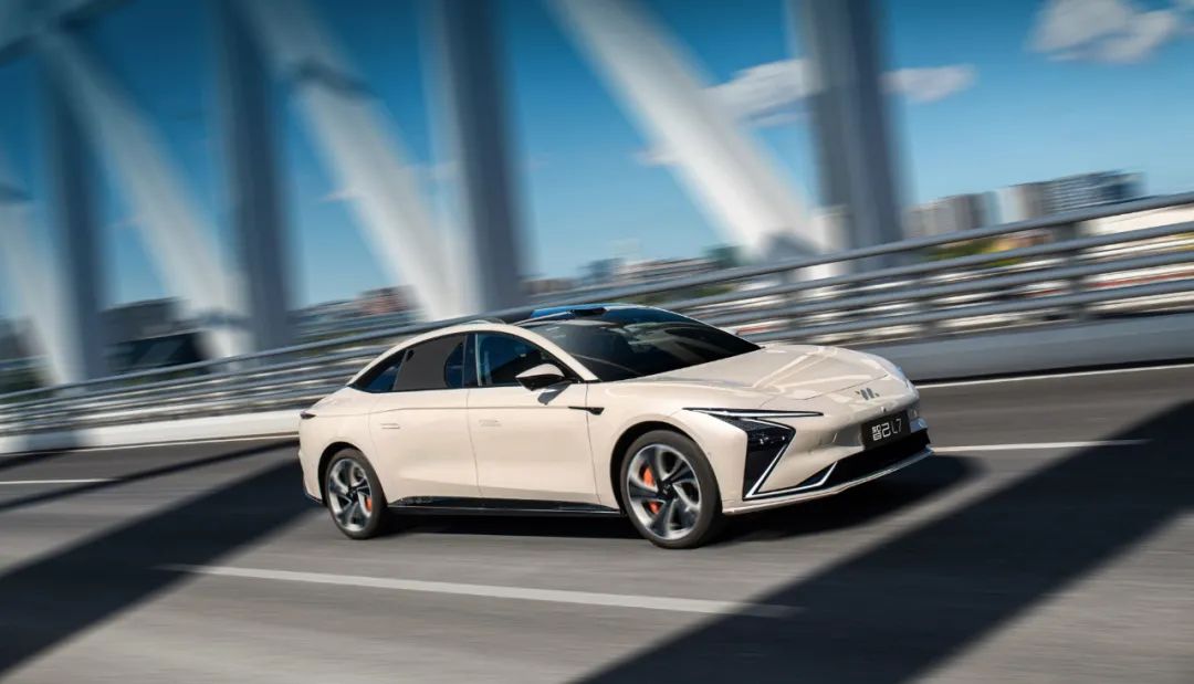 比亚迪杀疯，问界黑马，牛创退场，雷丁举报……|汽车商业评论