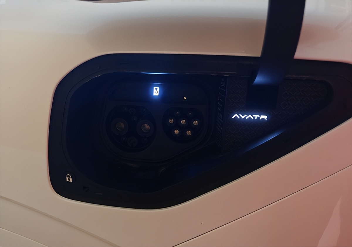 阿维塔11最新试驾实测,阿维塔11重塑你的用车体验