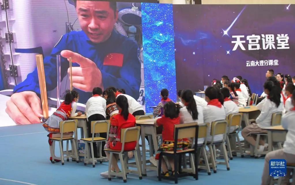 创造令人刮目相看的人间奇迹,创造出令人刮目相看的人间奇迹