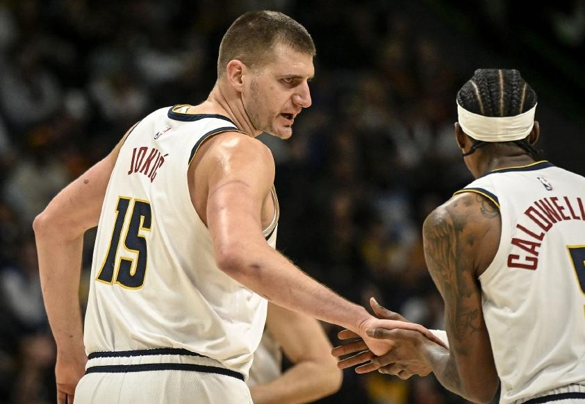 维金斯14投10中,恩比德约基奇48分