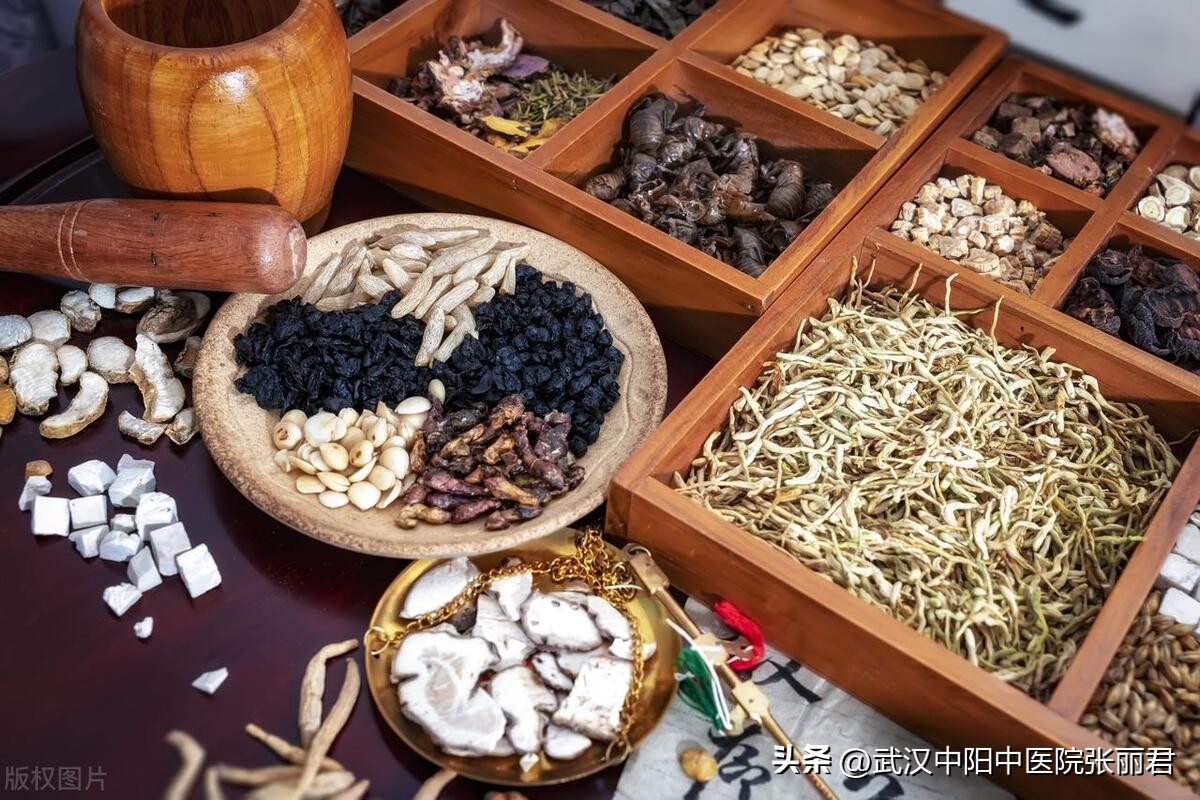 卵巢早衰感觉白带也变少没有了,卵巢早衰月经量少褐色什么原因