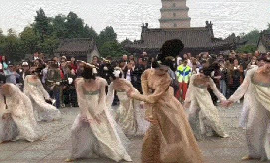 女代驾花了1800多,叫了个女代驾花了1800元