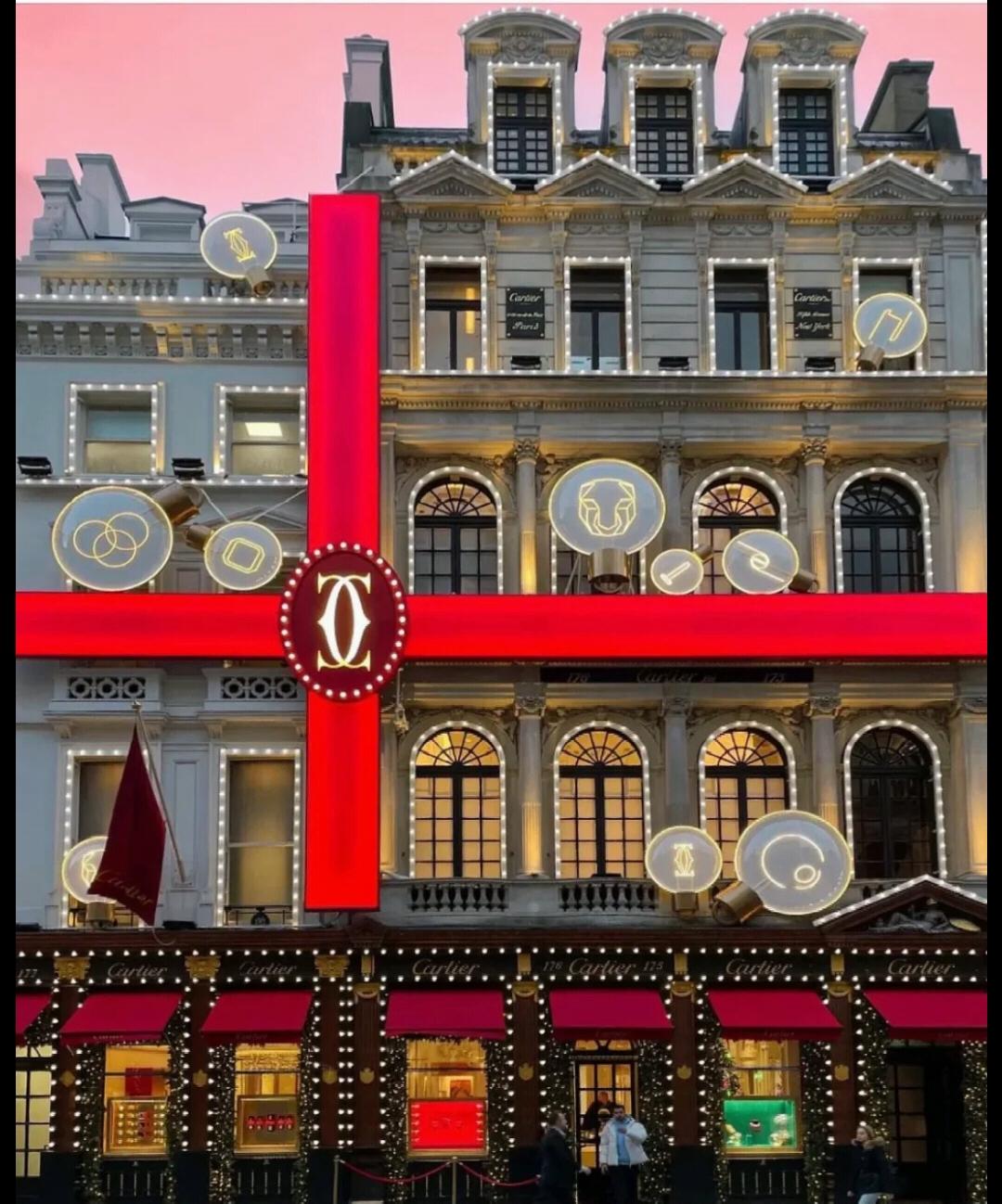 奢侈品秀场设计经典,奢侈品门店圣诞装扮