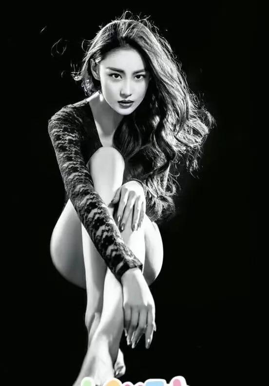 张馨予😍性感写真