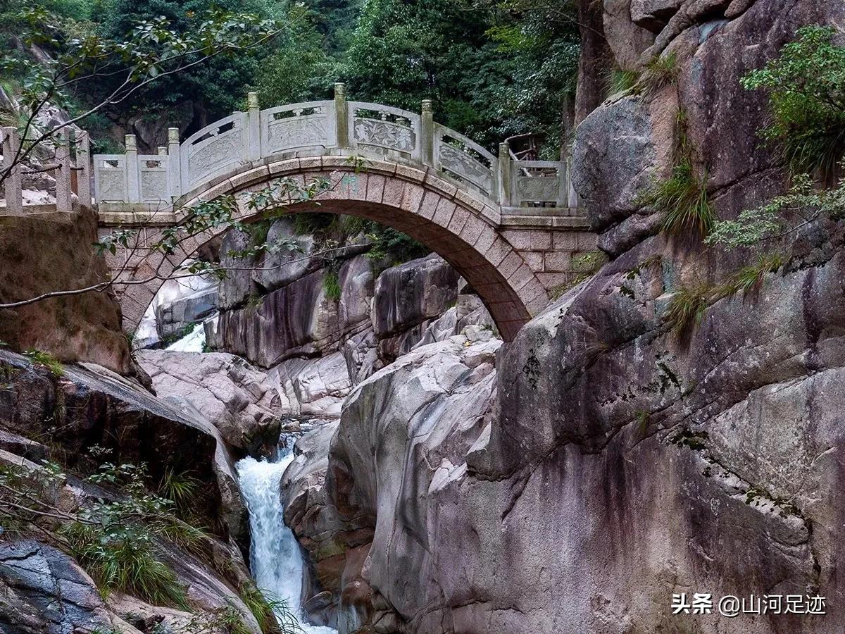 史称“宣歙之脊”，内有和谐之源，被誉中国徽厨之乡