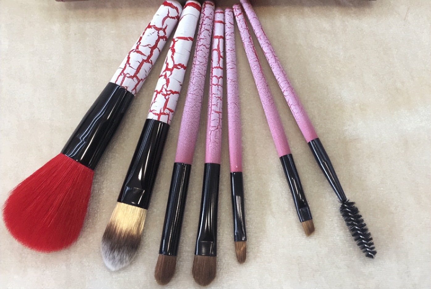 如何打扮自己又年轻又时尚,如何打扮自己才能吸引男性