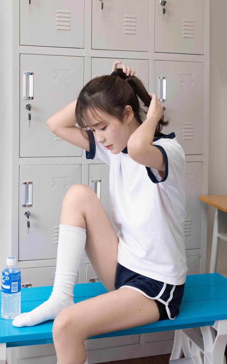 清纯迷人的校花,清纯迷人的小女孩