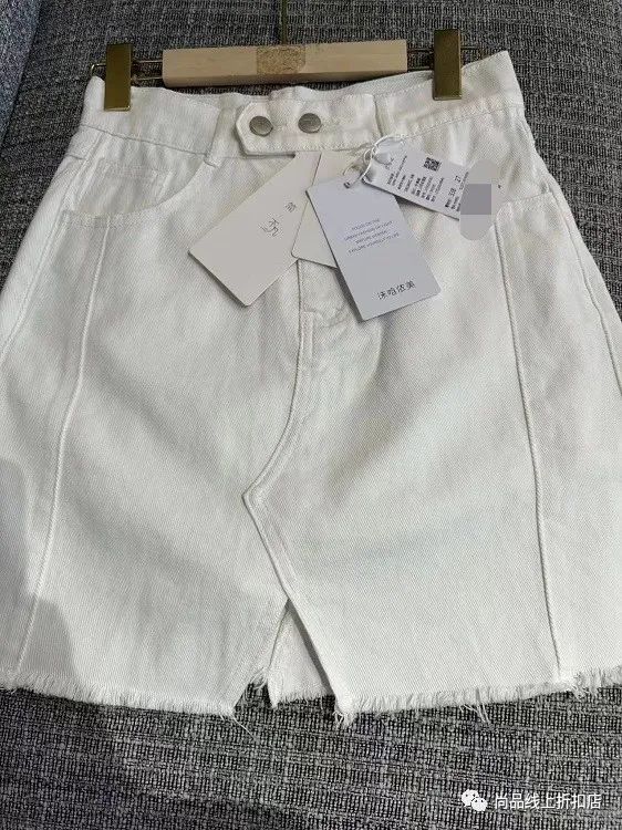 娌櫁渚濈編mohomo鏄搧鐗屽コ瑁呭悧,娌櫁渚濈編2024濂楄