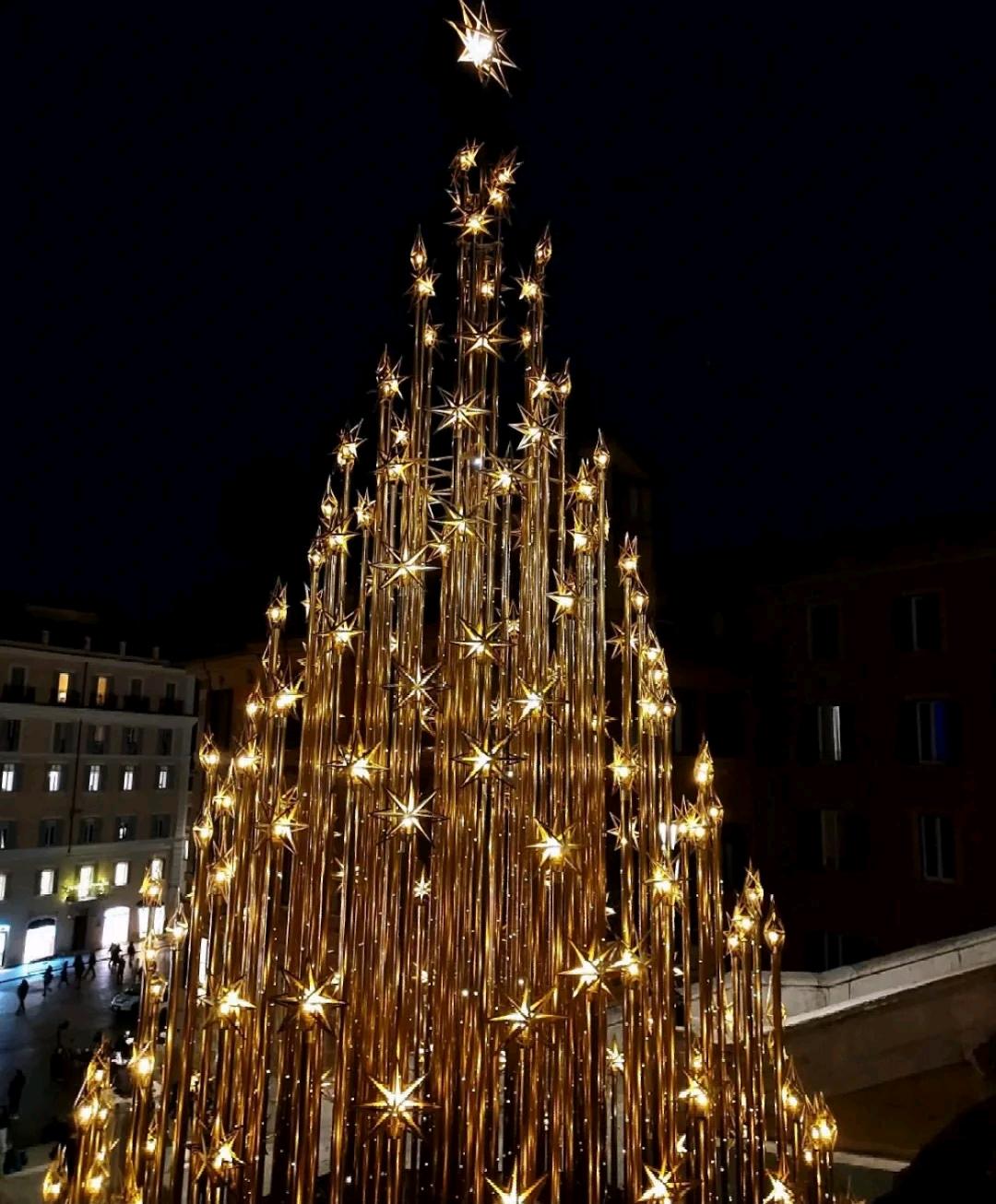 奢侈品秀场设计经典,奢侈品门店圣诞装扮