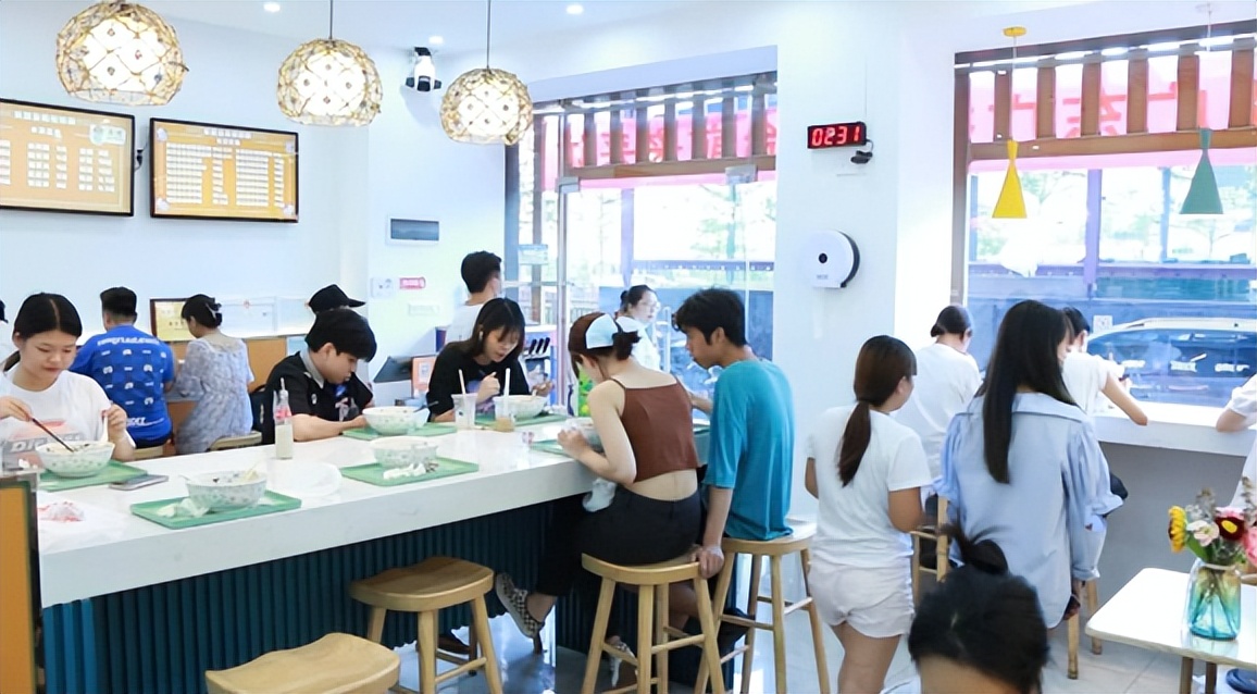 青春创业,年少成名:90后青属螺蛳粉品牌创始人陈密的创业故事