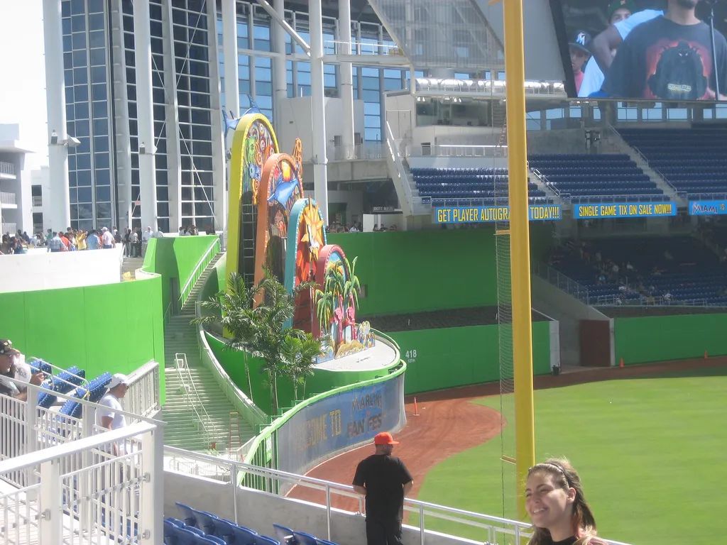 多项科技加持数码潮,马林鱼队球场