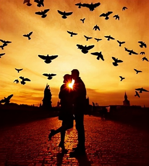 没有一个爱字却表达爱意的诗句,不带爱字却爱意满满的文案