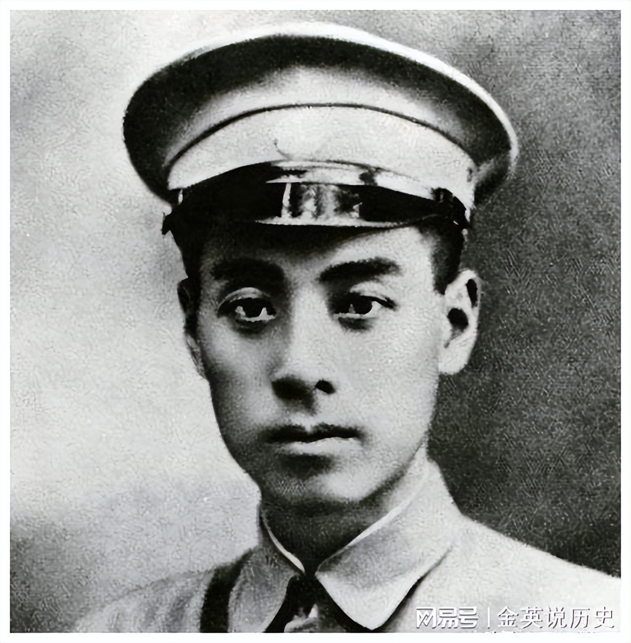 来自中央的“狗粮”:周恩来和*颖超邓**浪漫又独特的爱情