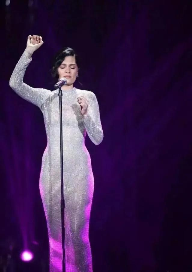 各前辈评价华晨宇,如何评价华晨宇的歌曲