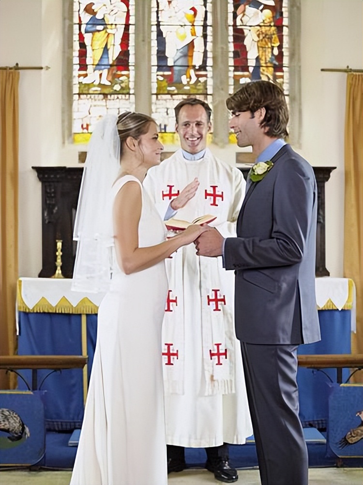 基督徒和非基督徒交往,基督徒真的不可以同居